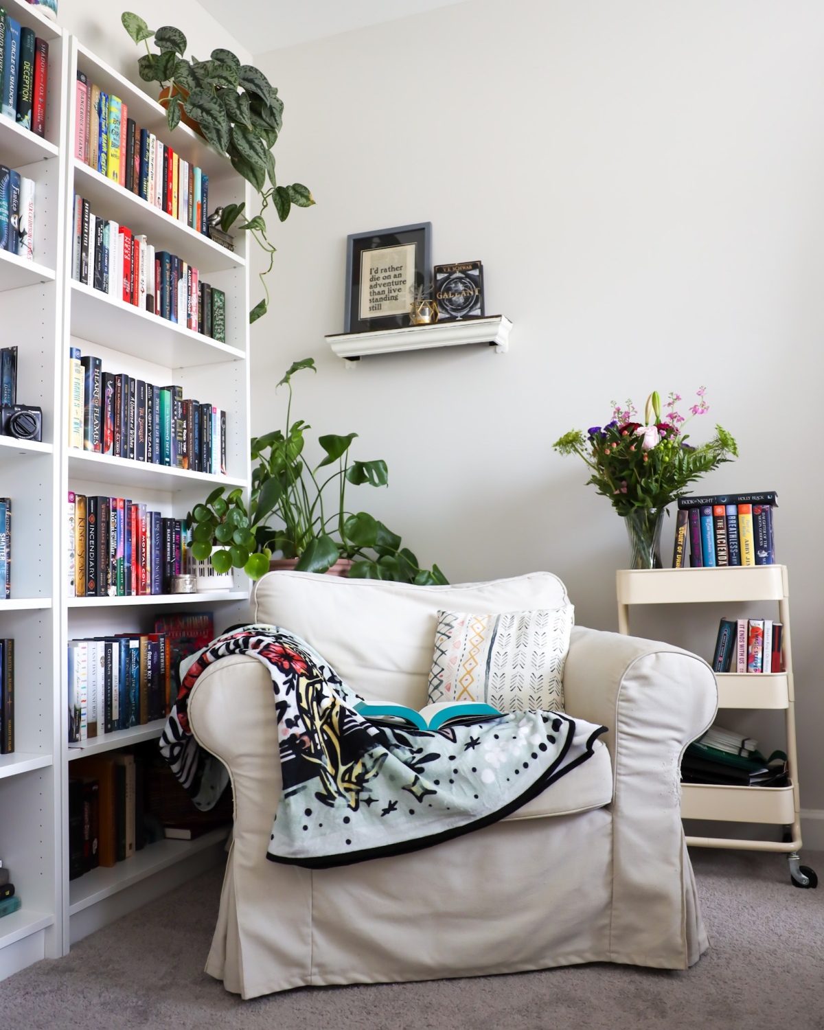 How to Create a Cozy Book Space